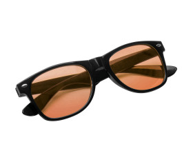 Sonnenbrille mit farbigen Gläsern